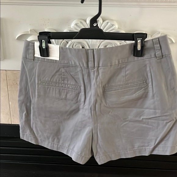 LOFT Gray shorts - Picture 3 of 4